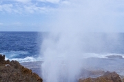 Un geyser maritime ou souffleurs (blowholes)
