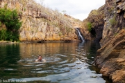 A Maguk, parc de Kakadu, une piscine naturelle et une cascade où nous nous sommes baignés, un peu craintif vu qu'il y a des crocodiles d'eau douche (plus petit) dedans...